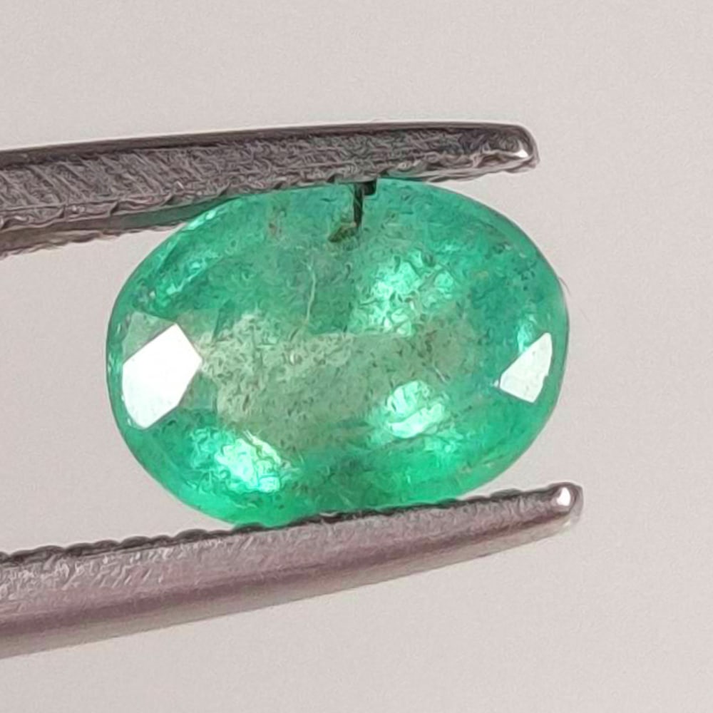 0.95 Ct Natural Zambian Emerald Oval Cut (1 of 2)