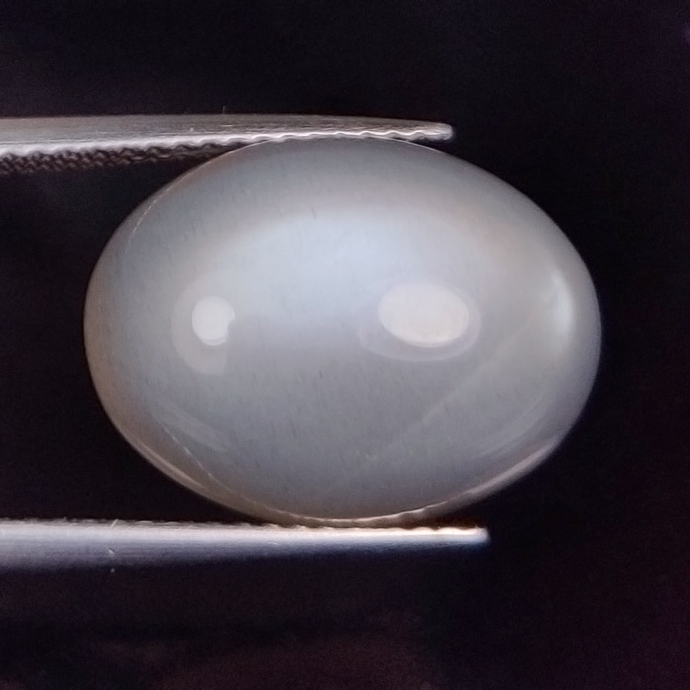 8.85 Ct Natural Moonstone Oval Cab (1 of 2)