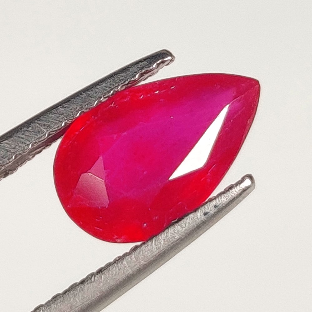 1.92 Ct Natural Pinkish Red Ruby Pear Cut (1 of 2)