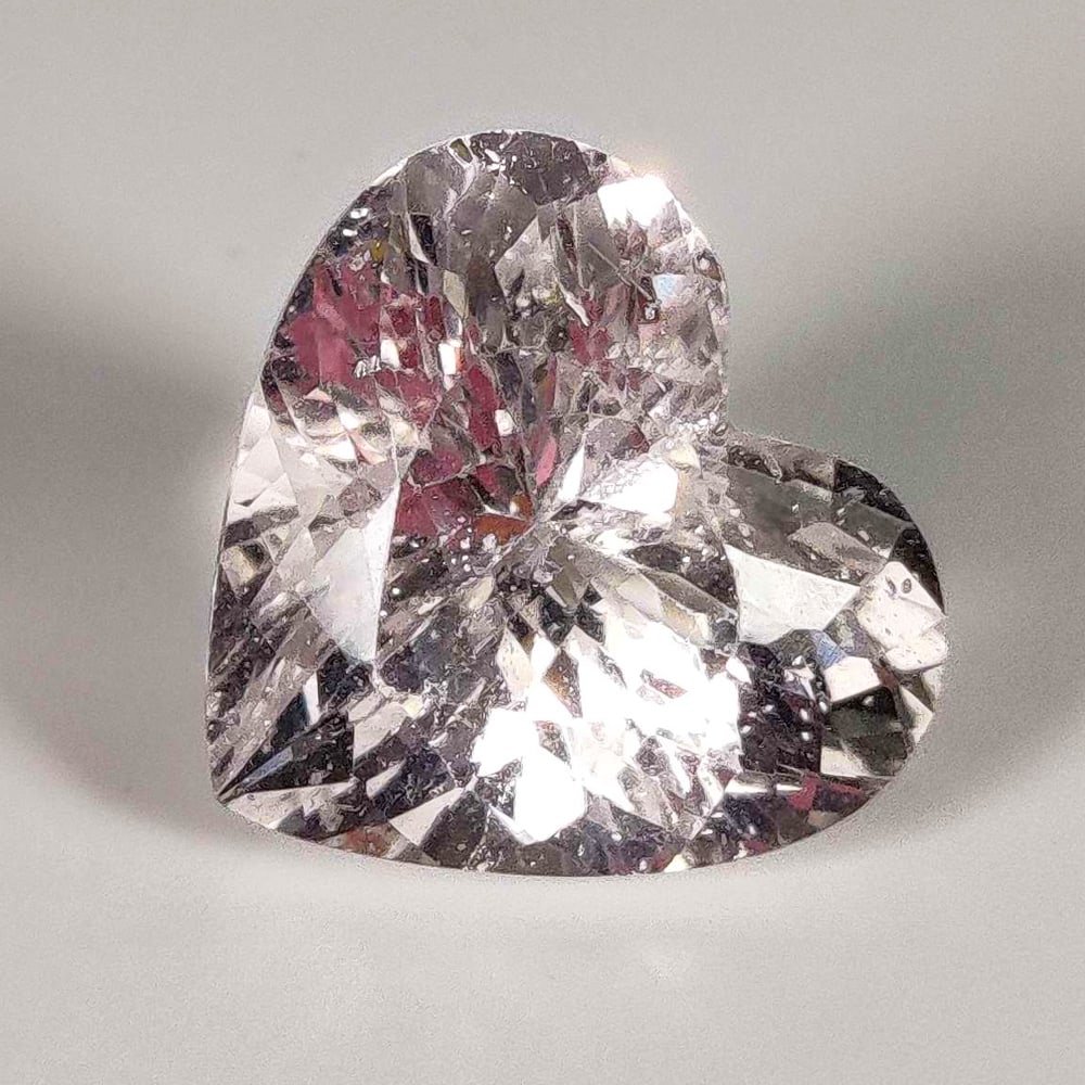 7.33 Ct Natural Peach Pink Morganite Heart Cut: Weight - 7.33 Ct / Dimensions - 13.70 x 12.50 x 9.10 mm / Shape - Heart Cut / Color - Light Pink / Clarity - VVS / Origin - Mozambique / Treatment - None