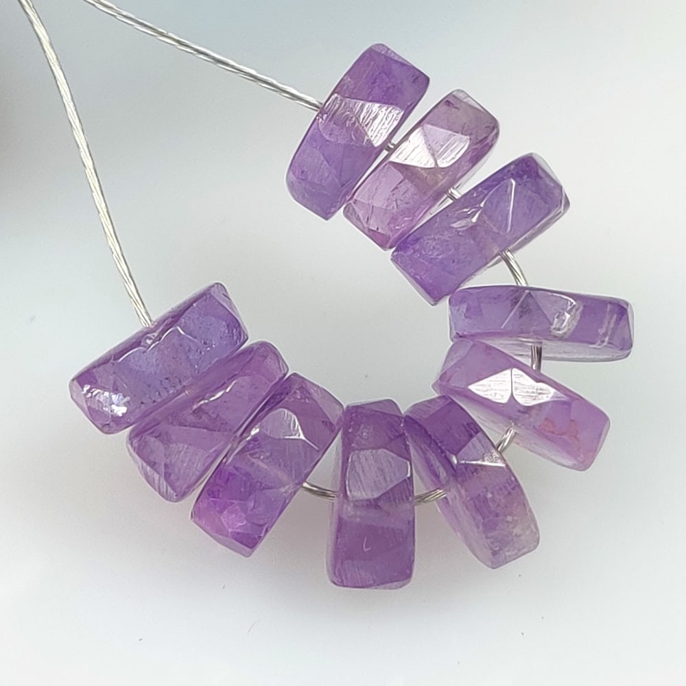 14.51 Ct Natural Purple Amethyst Round Cut Beads: Weight - 14.51 Ct / Size - 7.20 - 7.70 mm / 10 Pc's / Shape - Round Cut Beads / Color - Purple / Clarity - VVS / Origin -Brazil / Treatment - Heated