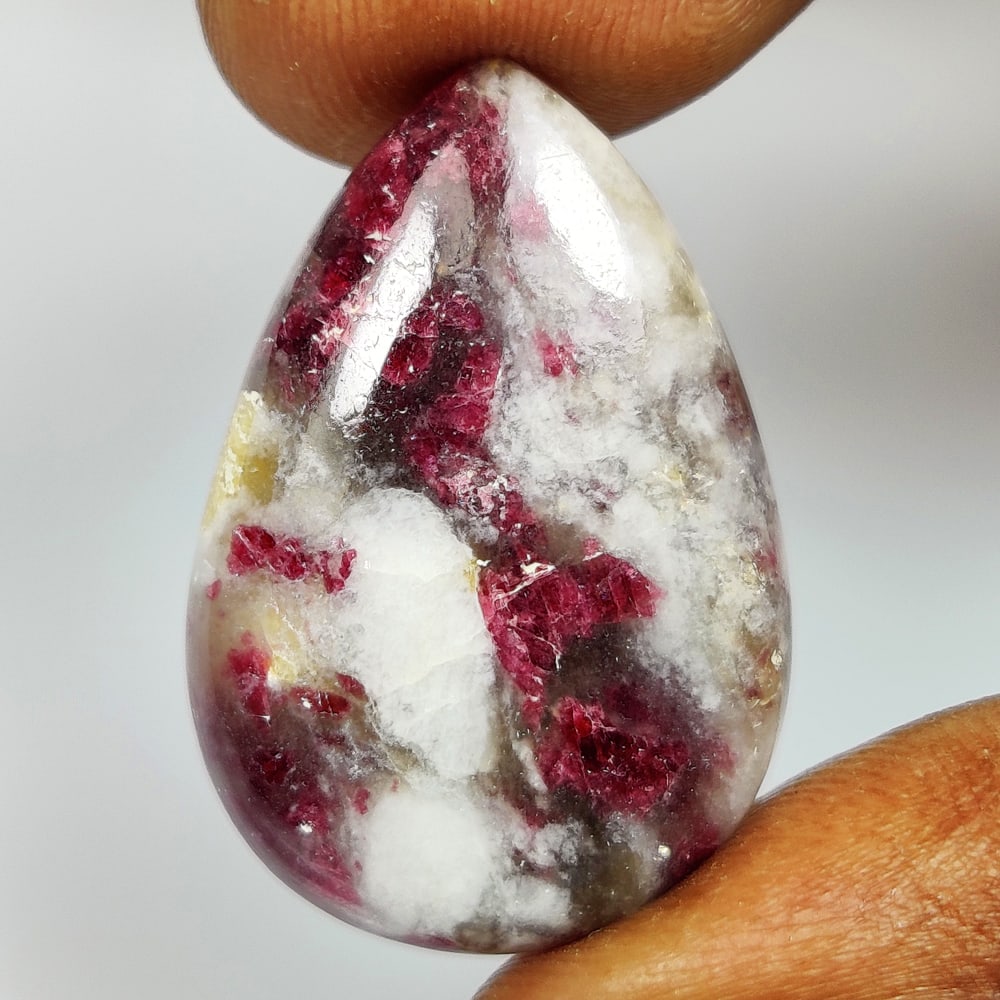 22.60 Ct Natural Jasper Quartz Pear Cab: Weight - 22.60 Ct / Size - 26.00 x 17.60 x 6.30 mm / Shape - Pear Cab / Clarity - Opaque / Origin - Brazil / Treatment - None