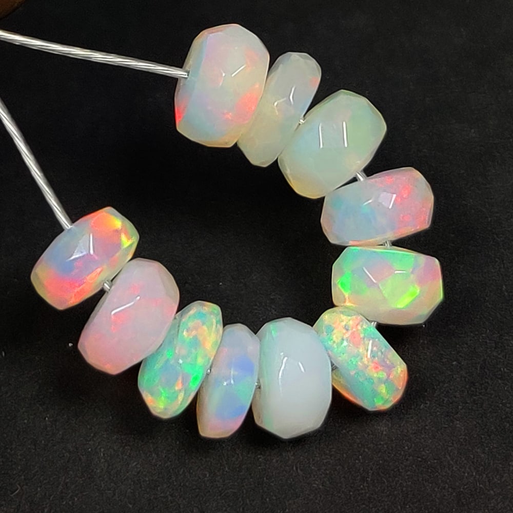 4.85 Ct Natural Multi-Color Welo Opal Round Beads (1 of 2)