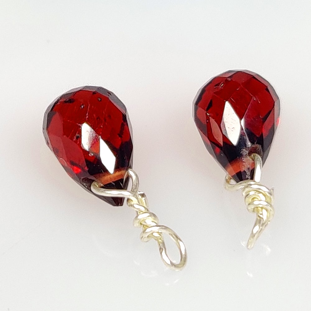 3.23 Ct Natural Almandite Garnet Famcy Pear Drop Beads: Weight - 3.23 Ct / Dimensions - 7.60 x 4.90 x 4.90 mm / 2 Pc's / Shape - Pear Drop Beads / Clarity - VVS / Origin - Nigeria / Comments - None