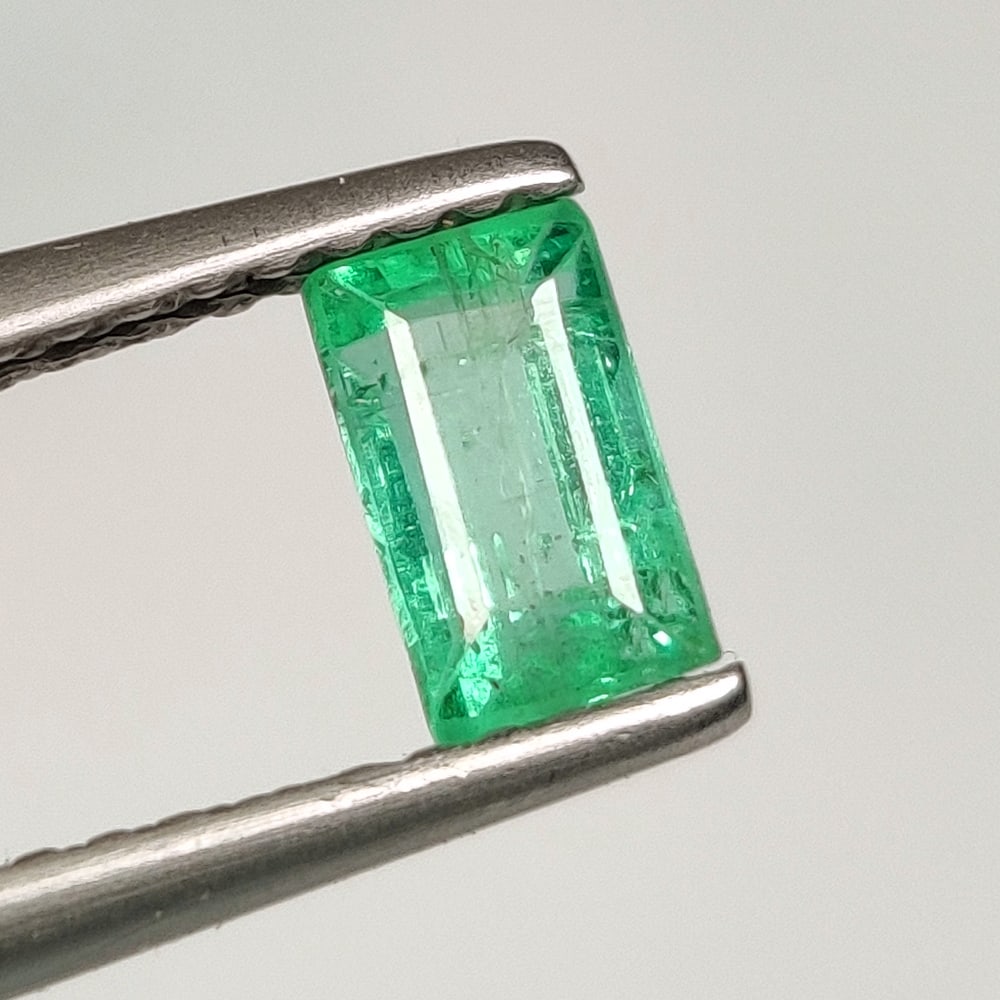 0.66 Ct Natural Zambian Green Emerald Baugette Cut (1 of 2)