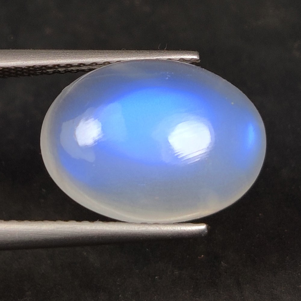 6.80 Ct Natural Moonstone Oval Cab (1 of 2)