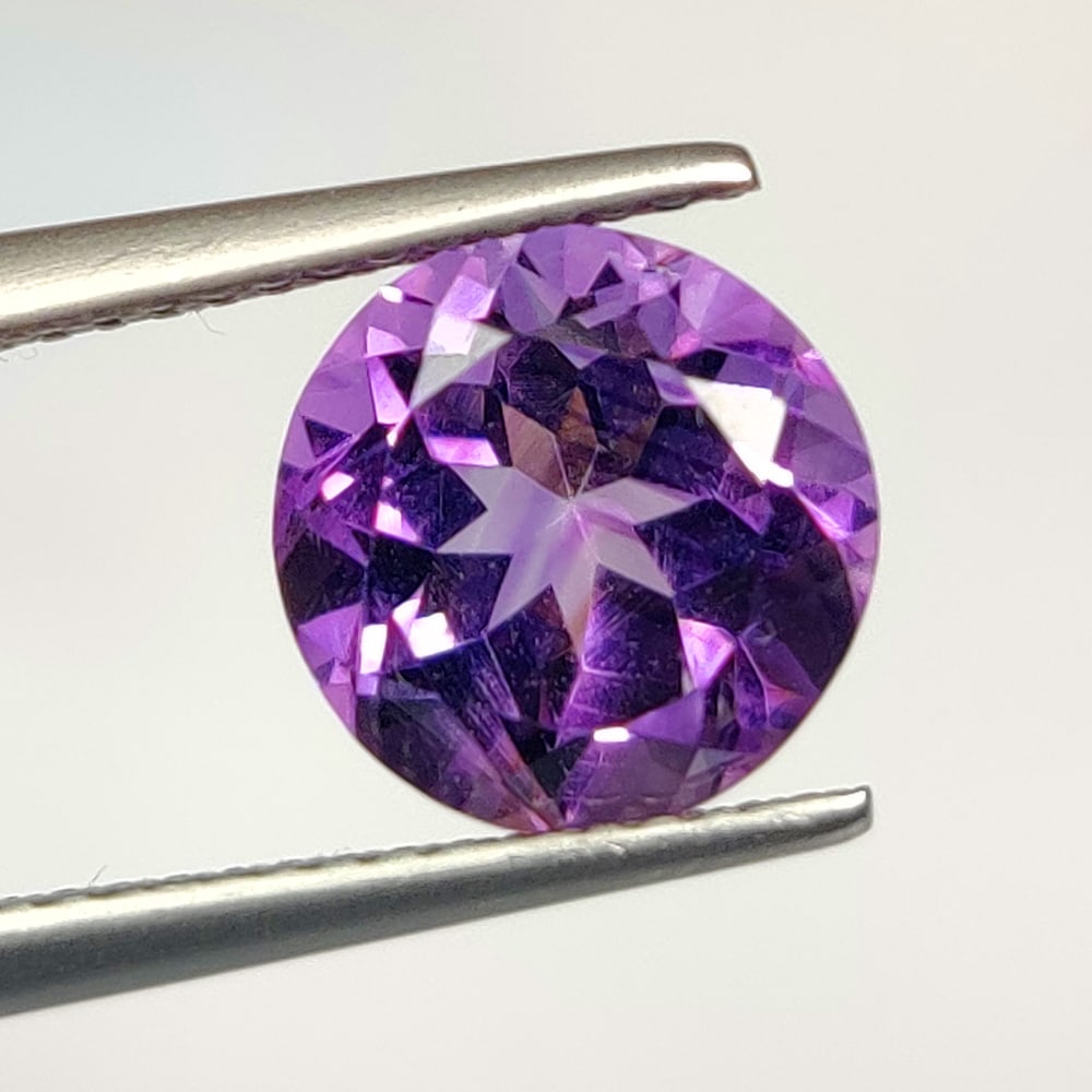 2.48 Ct Natural Purple Amethyst Round Cut: Weight - 2.48 Ct / Dimensions - 8.90 x 8.90 x 6.20 mm / Shape - Round Cut / Color - Purple / Clarity - VVS / Origin -Brazil / Treatment - Heated
