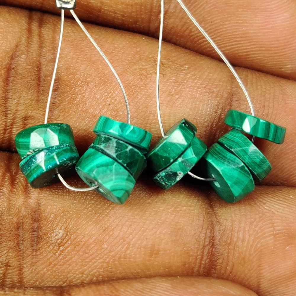 17.32 Ct Natural Green Malachite Round Beads: Weight - 17.32 Ct / Dimensions - 6.90 - 7.00 mm / 11 Pc's/ Shape - Round Beads / Color - Green / Clarity - Opaque / Origin - Russia / Treatment - None