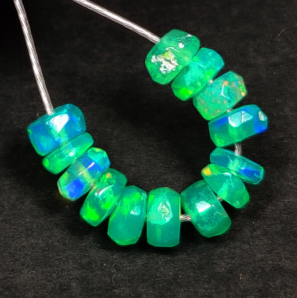 1.93 Ct Natural Green Fire Opal Round Beads (1 of 2)