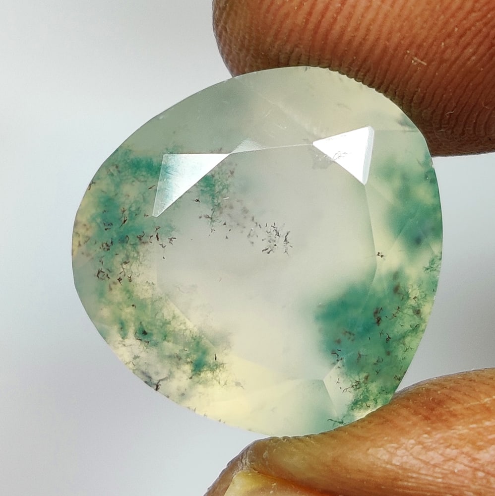 12.67 Ct Natural Moss Agate Pear Cut: weight - 12.67 Ct / Dimensions - 16.00 x 15.90 x 9.60 mm / Shape - Excellent Pear Cut / Origin - Brazil / Treatment - None