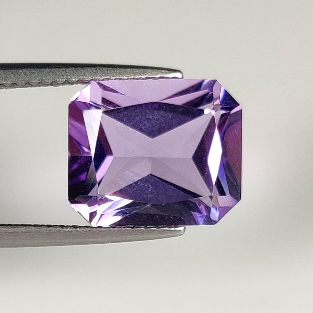 4.70 Ct Natural Purple Amethyst OCtagon Cut: Weight - 4.70 Ct / Dimensions - 11.50 x 10.00 x 6.00 mm / Shape - Octagon Cut / Color - Purple / Clarity - VVS / Origin -Brazil / Treatment - Heated