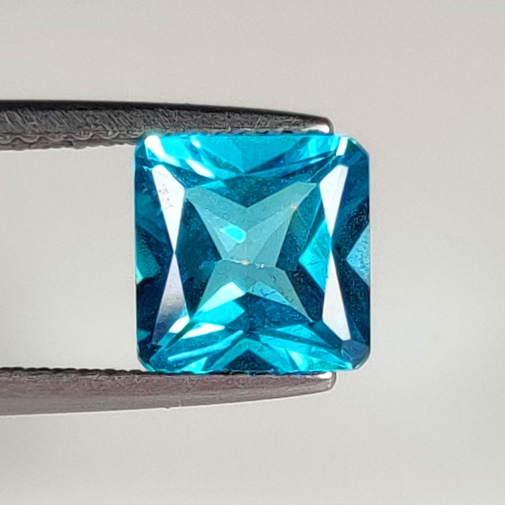 2.90 Ct Natural Color Coated Topaz Square Cut: Weight - 2.90 Ct / Dimensions - 8.00 x 8.00 x 5.00 mm / Shape - Square Cut / Color - Blue / Clarity - VVS / Origin - Brazil / Comments - Color Coated