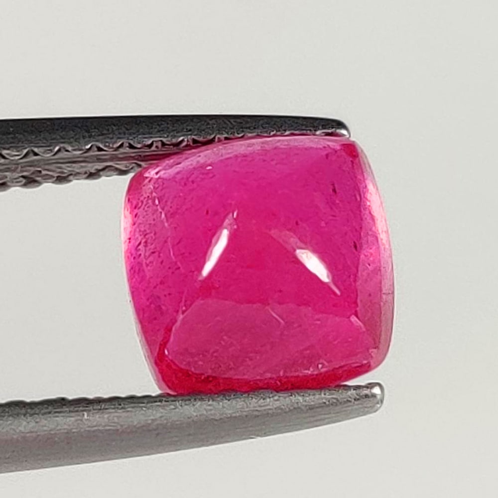 3.31 Ct Natural Pinkish Red Ruby Sugar Loaf (1 of 2)