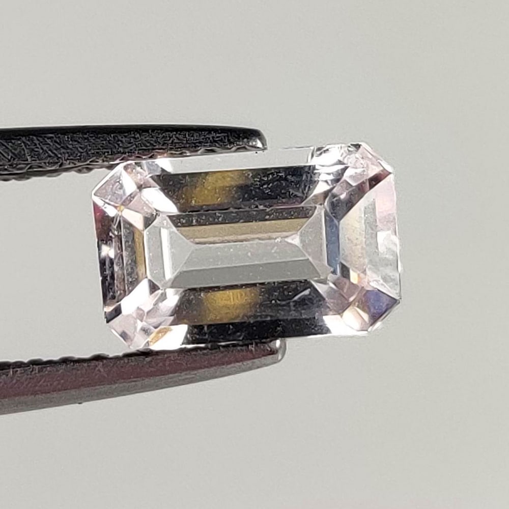1.10 Ct Natural Light Pink Morganite Octagon Cut (1 of 2)
