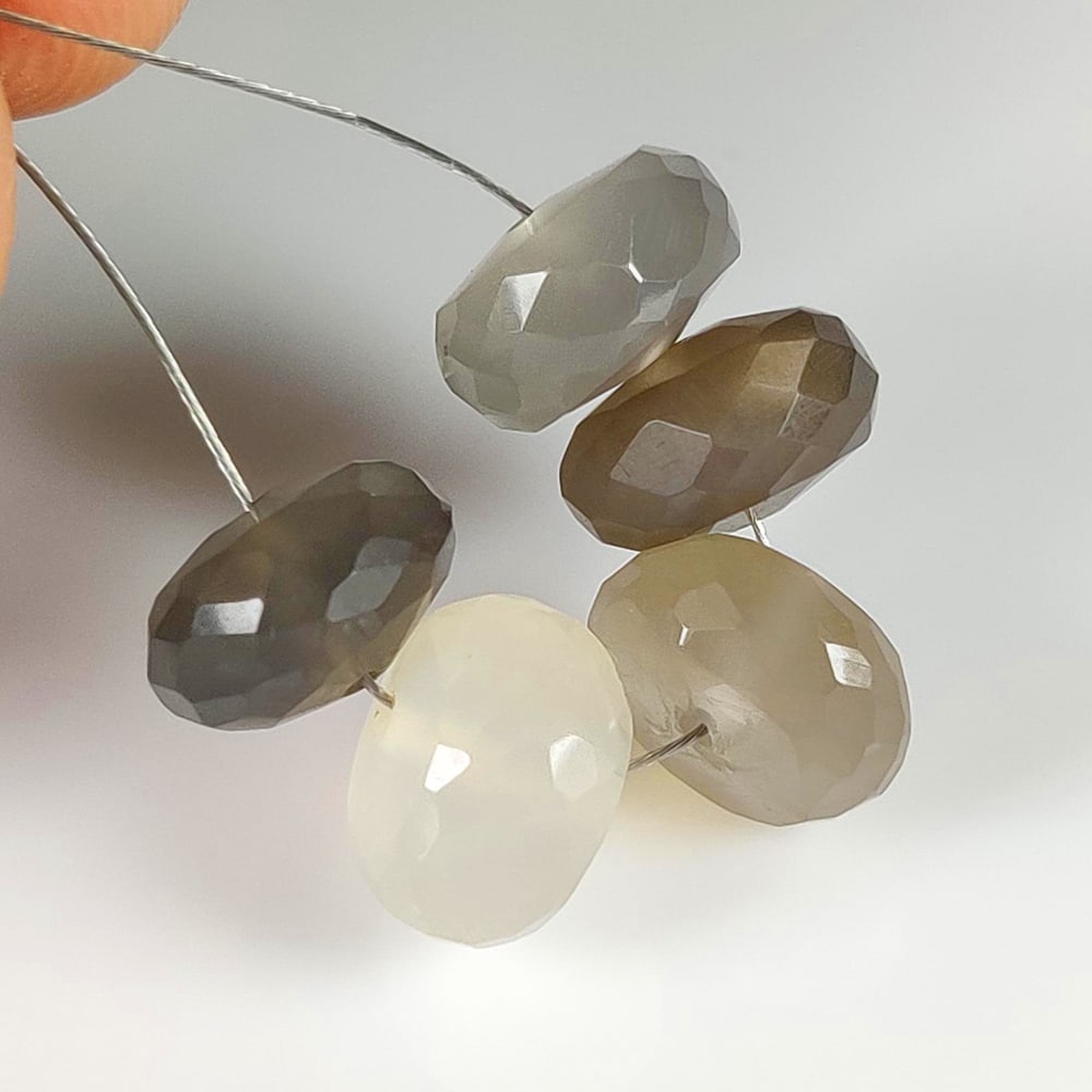 17.00 Ct Natural Moonstone Round Cut Beads: Weight - 17.00 Ct / Dimensions - 9.00 - 9.70 mm / 5 Pc's / Shape - Round Cut Beads / Clarity - Semi-Transparent / Origin - India / Treatment - None