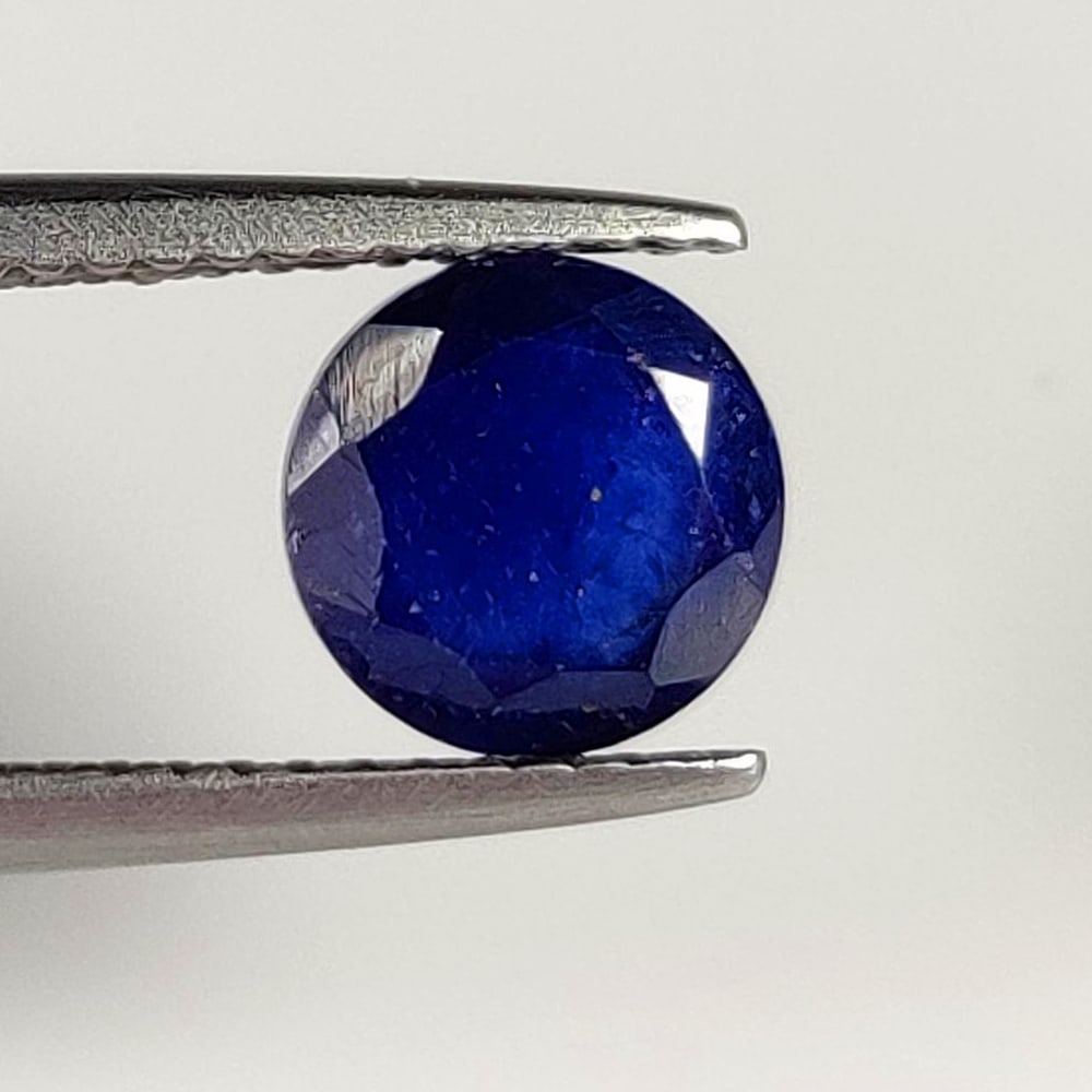 2.25 Ct Natural Blue Sapphire Round Cut: Weight - 2.25 Ct / Size- 7.00 x 7.00 x 4.30 mm / Shape - Round Cut / Clarity - SI / Origin - Sri Lanka / Treatment - Diffused