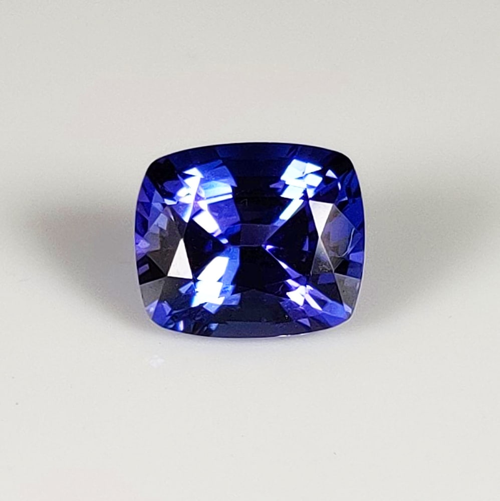 2.80 Ct Natural Tanzanite Cushion Cut (1 of 3)