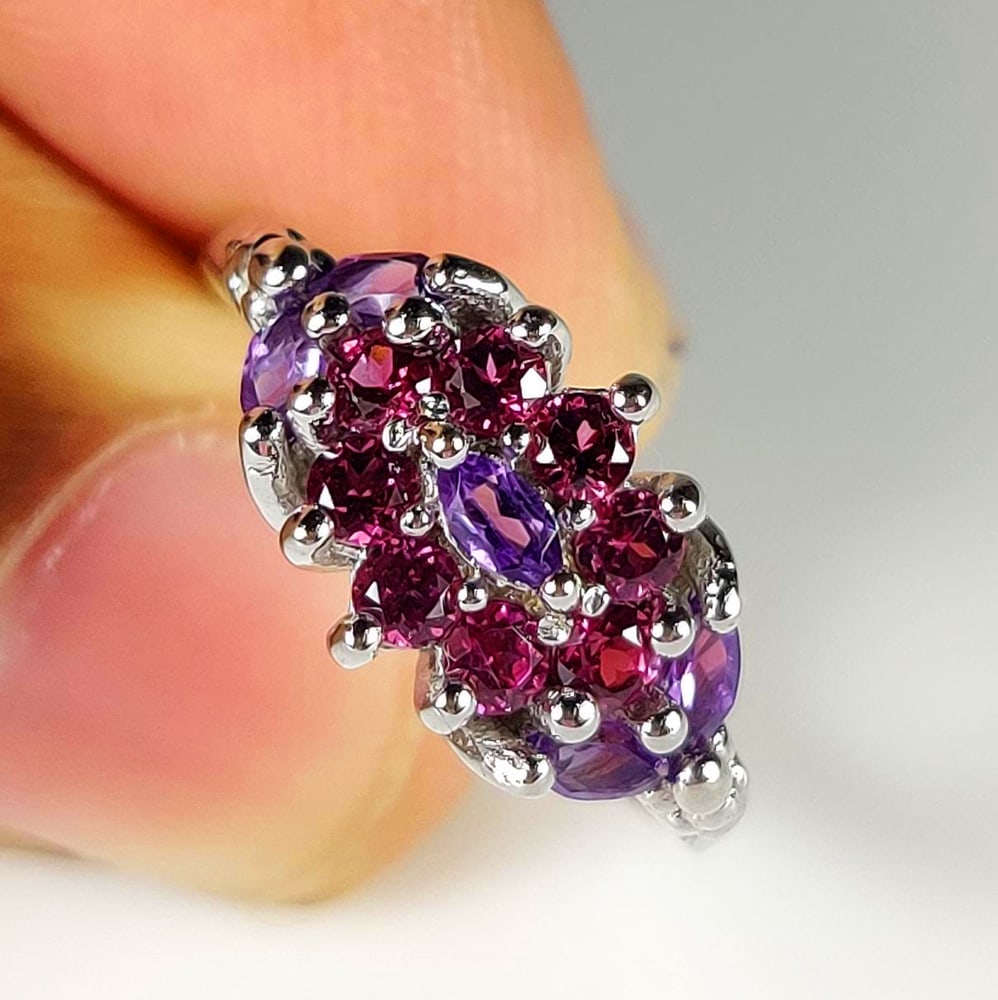3.19 g 925 Silver Ring Natural Amethyst,Garnet: Size - US 7 / Inside Diameter - 15.5 mm / Stone : Natural Amethyst / Stones - 6 Pcs / Stone Color - Reddish Orange / Material - 925 Seales Silver with rhodium polish