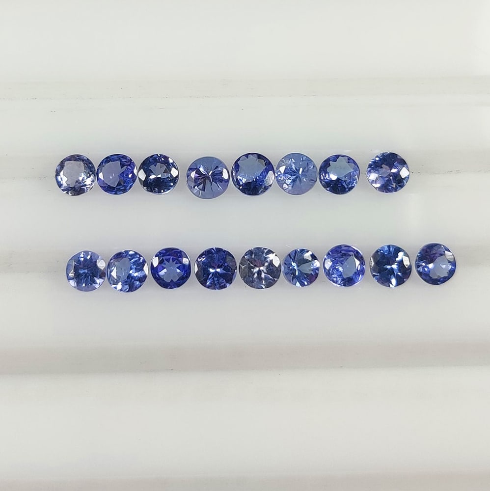 2.91 Ct Natural Tanzanite Round Cut Set: Weight - 2.91 Ct / Dimensions- 3.00 - 3.10 mm / 17 Pc's / Shape - Round Cut / Clarity - VVS / Origin - Tanzania / Treatment - Standard Heated
