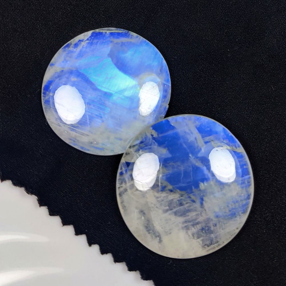 126.78 Ct Natural Blue Tint Moonstone Round Cut Pair (1 of 3)