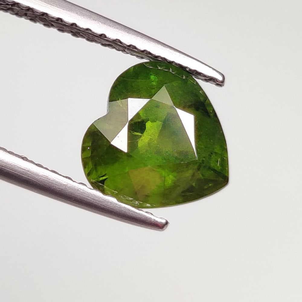 2.70 Ct Natural Green Sapphire Heart Cut