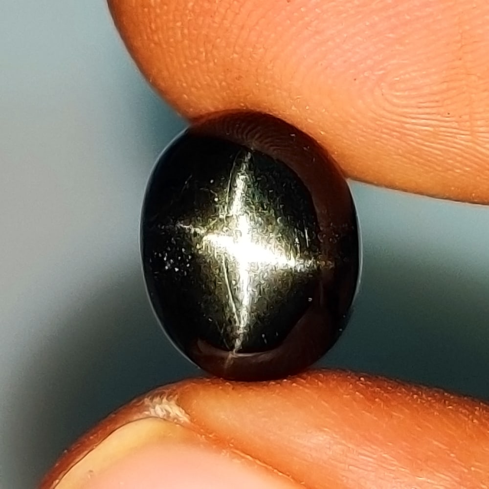 5.09 Ct Natural Star Diopside Oval Cab: weight - 5.09 Ct / Size - 11.10 x 9.10 x 5.30 mm / Shape - Excellent Oval Cab / Origin - India / Treatment - None
