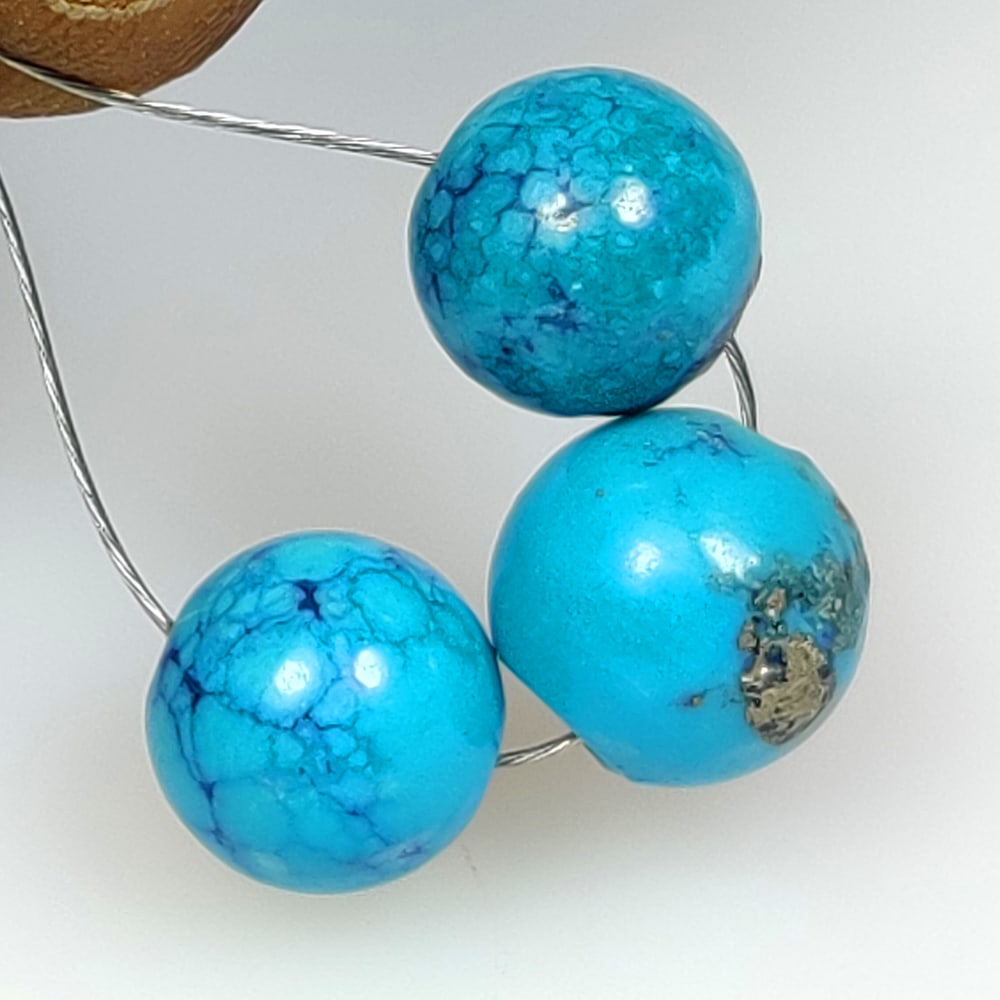 8.69 Ct Natural Blue Turquoise Round Ball beads: Weight - 8.69 Ct / Dimensions - 7.30 - 7.90 mm / 3 Pc's / Good Color / Round Ball beads - Ready for Jewellery Setting / Origin - Arizona / Treatment - None