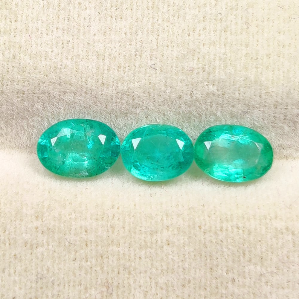 1.29 Ct Natural Zambian Emerald Oval Cut Set (1 of 2)