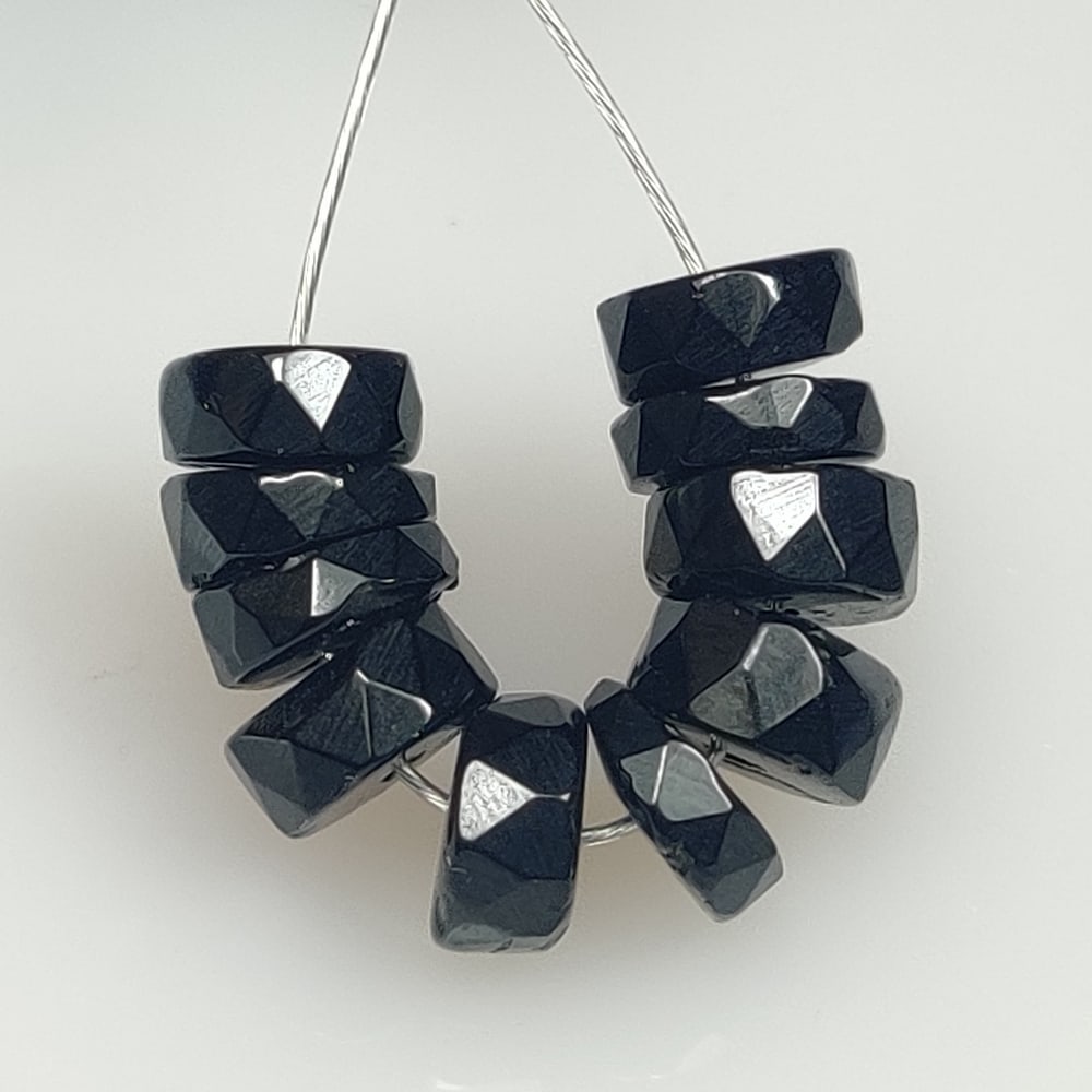 15.69 Ct Natural Black Onyx Round Beads: Weight - 15.69 Ct / Dimensions - 6.40 - 6.70 mm / 10 Pc's / Shape - Round Beads / Clarity - Opaque / Origin - Brazil / Treatment - None