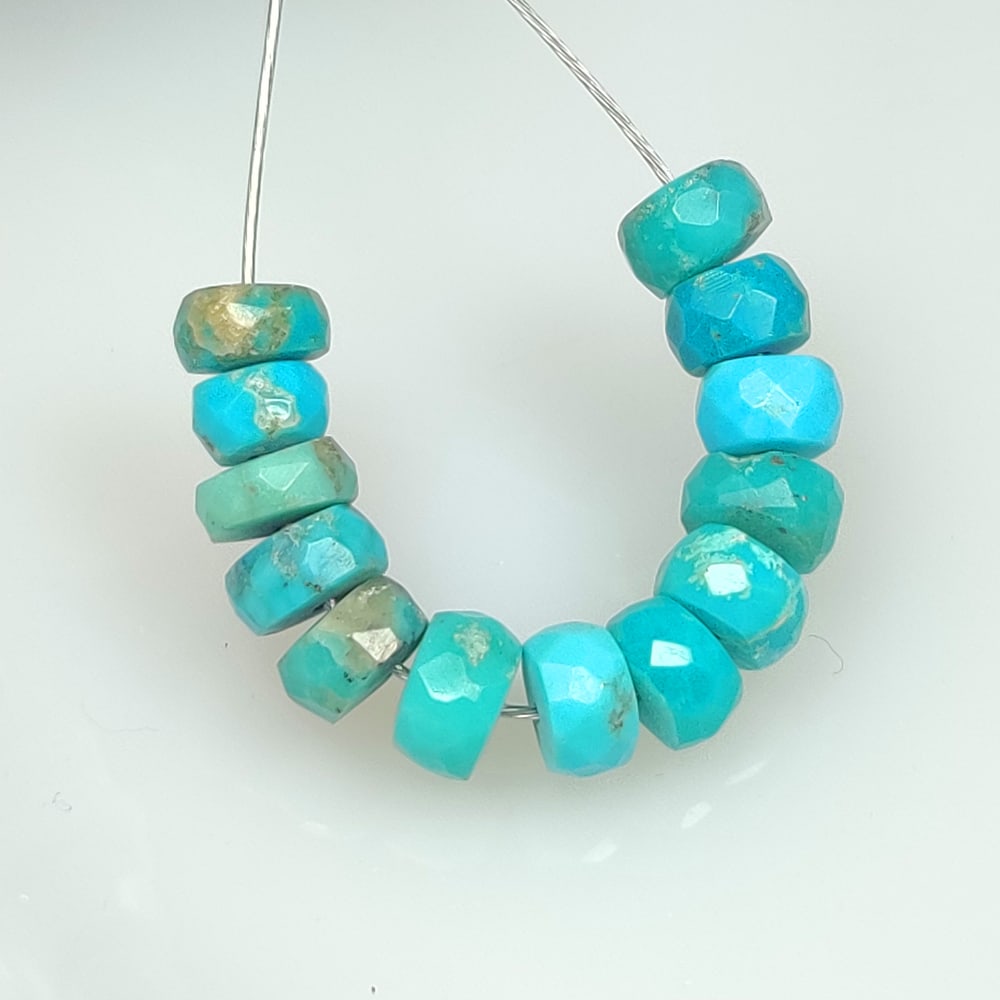 8.34 Ct Natural Blue Turquoise Round Beads (1 of 2)