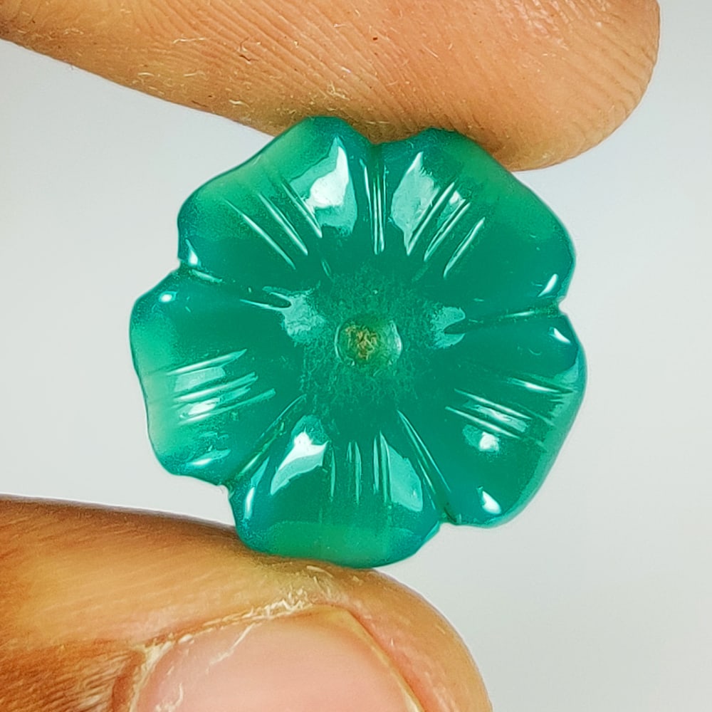 7.11 Ct Natural Green Onyx Fancy Flower Carving: Weight - 7.11 Ct / Dimensions - 14.30 x 4.00 x 4.00 mm / Shape - Fancy Flower Carving / Clarity - Opaque / Origin - Brazil / Treatment - None