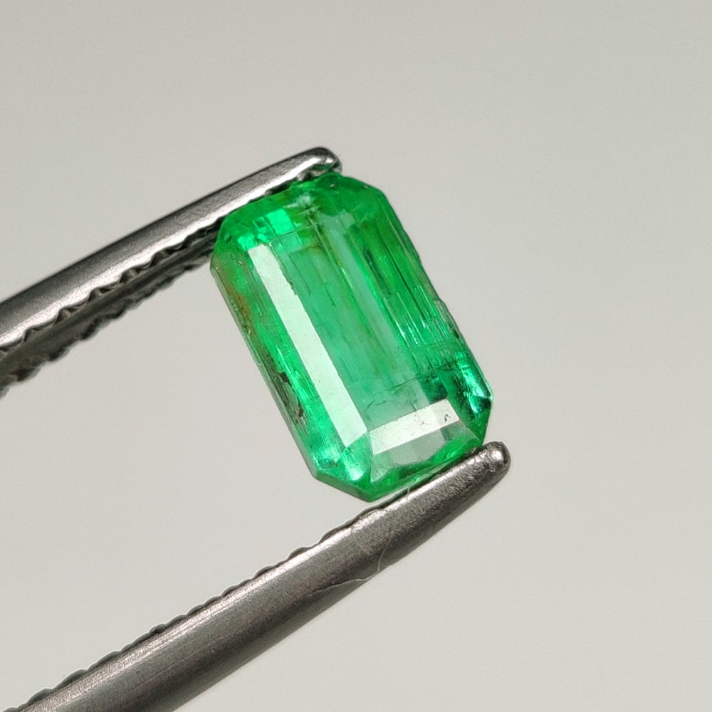 0.97 Ct Natural Zambian Green Emerald Octagon Cut (1 of 3)