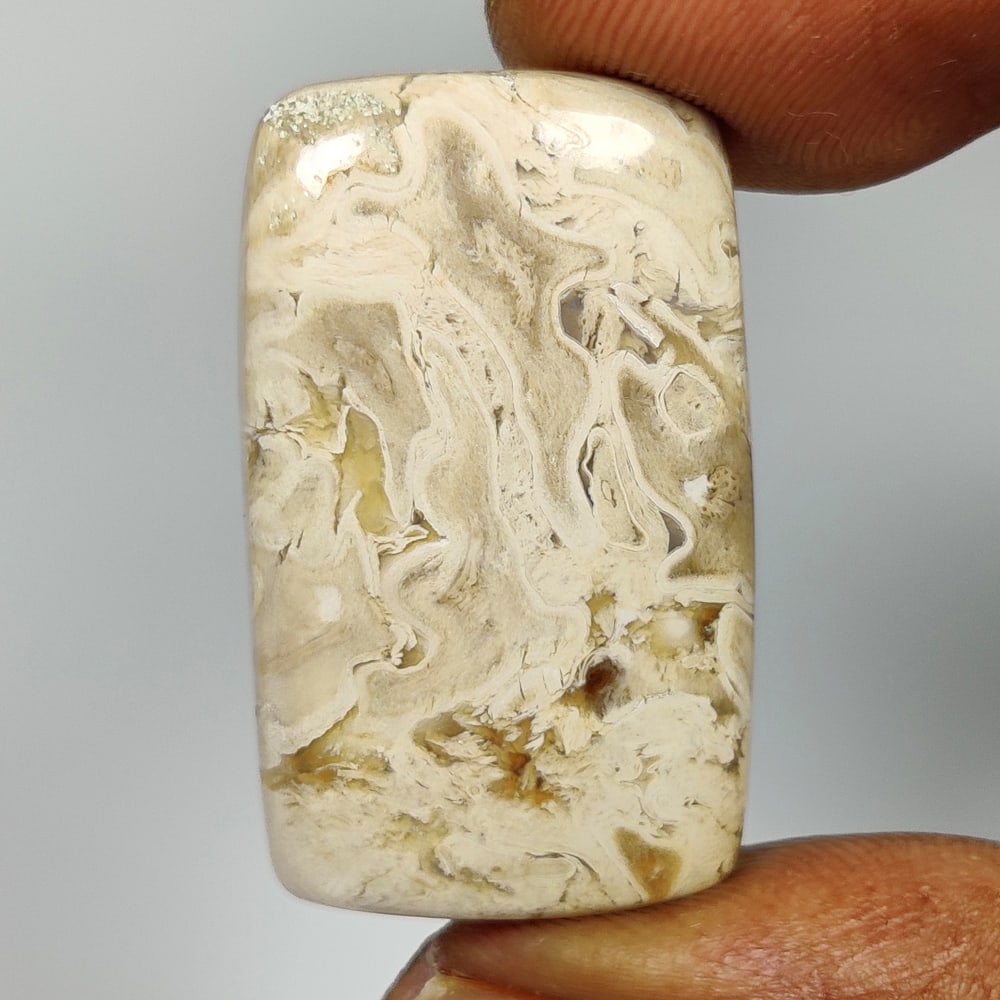 20.90 Ct Natural Jasper Quartz Cushion Cab: weight - 20.90 Ct / Size - 28.00 x 17.00 x 5.10 mm / Shape - Excellent Oval Cab / Origin - Brazil / Treatment - None