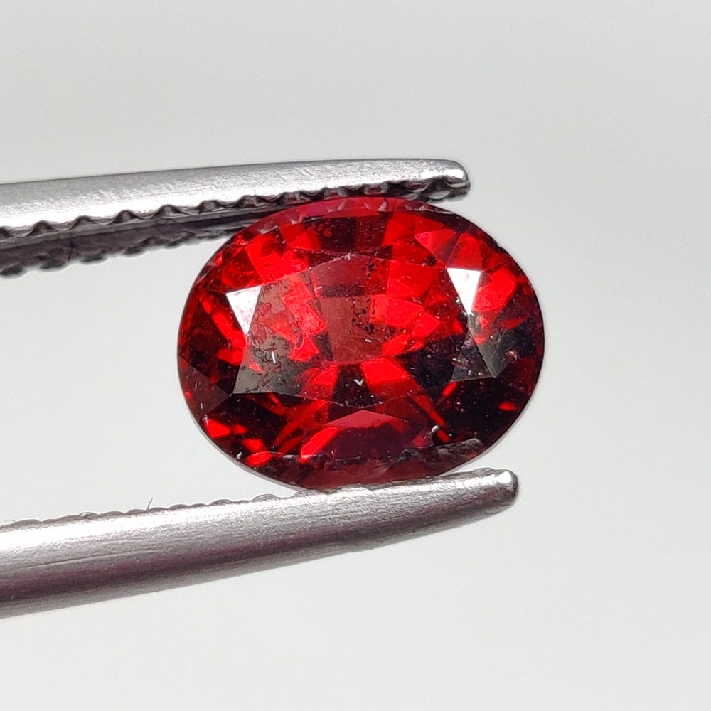 1.94 Ct Natural Almandite Garnet Oval Cut: Weight - 1.94 Ct / Size - 7.60 x 6.40 x 5.30 mm / Shape - Oval Cut / Clarity - VVS / Origin - Nigeria / Treatment - None