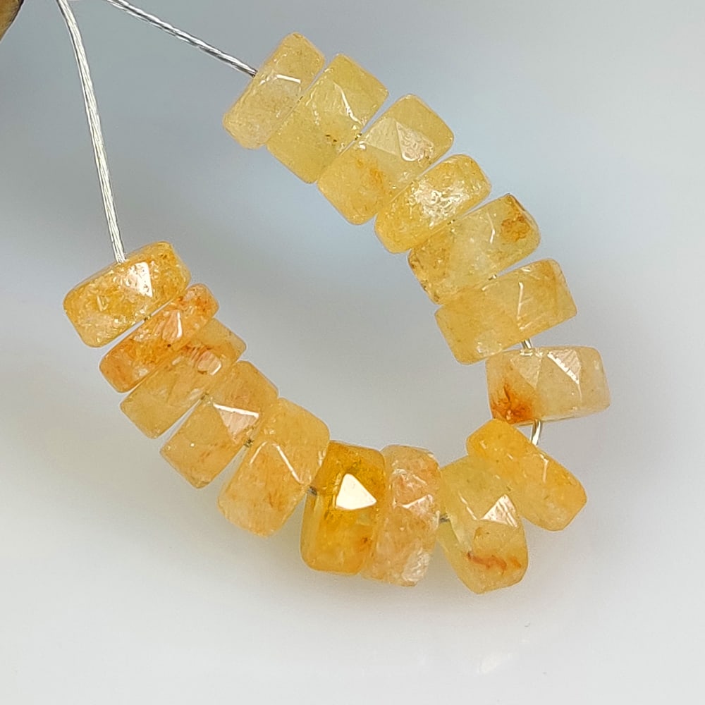 15.97 Ct Natural Carnelian Round Beads: Weight - 15.97 Ct / Dimensions - 6.00 - 6.70 mm / 16 Pc's / Shape - Round Beads / Clarity - Semi - Opaque / Origin - Brazil