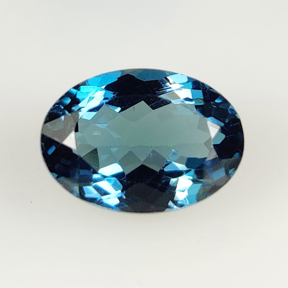 9.60 Ct Natural London Blue Topaz Oval Cut (1 of 2)