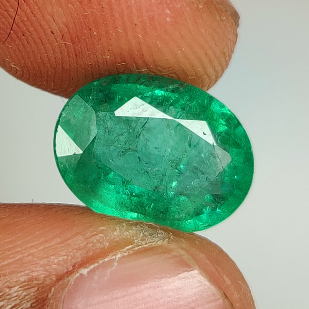 4.22 Ct Natural Zambian Emerald Oval Cut (1 of 2)