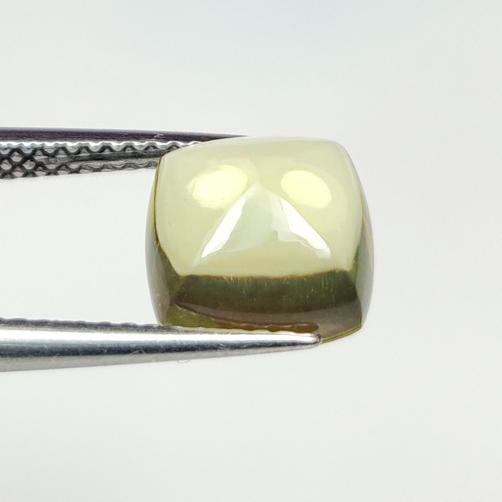 2.84 Ct Natural Lemon Quartz Cushoon Cab: Weight - 2.84 Ct / Dimensions - 8.50 x 8.50 x 5.20 mm / Shape - Cushion Cab / Clarity - VVS / Origin - Brazil / Treatment - Heated