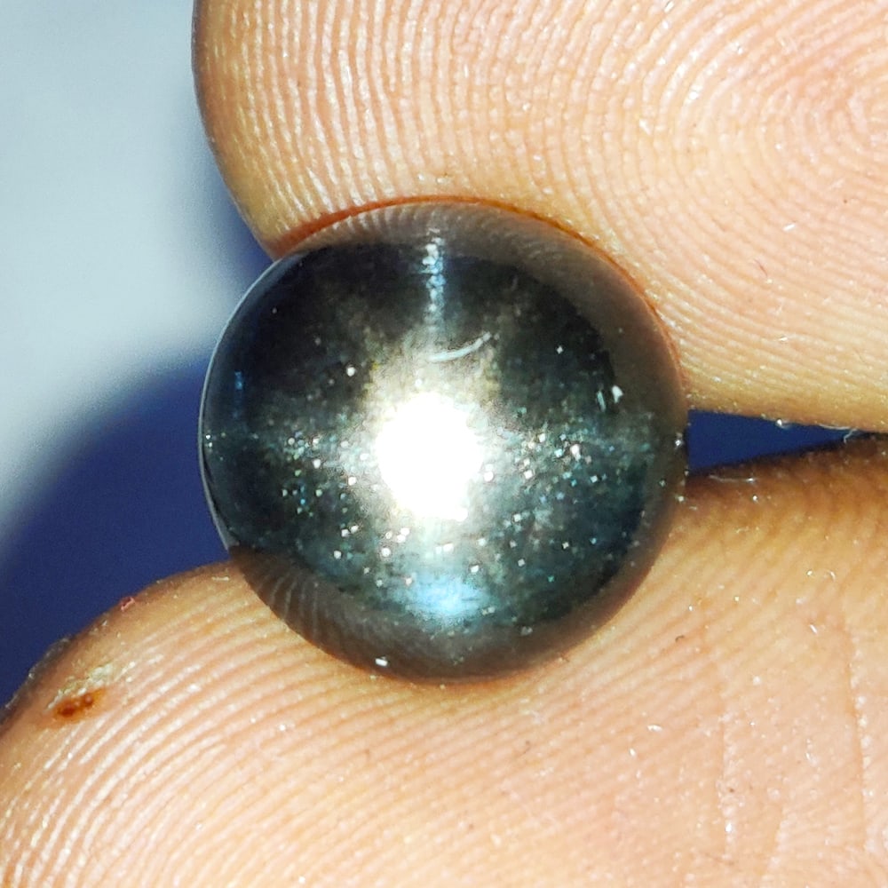 4.15 Ct Natural Black Moonstone Round Cab: Weight - 4.15 Ct / Size - 10.20 x 10.20 x 5.70 mm / Shape - Round Cab / Clarity - Opaque / Origin - India / Treatment - None