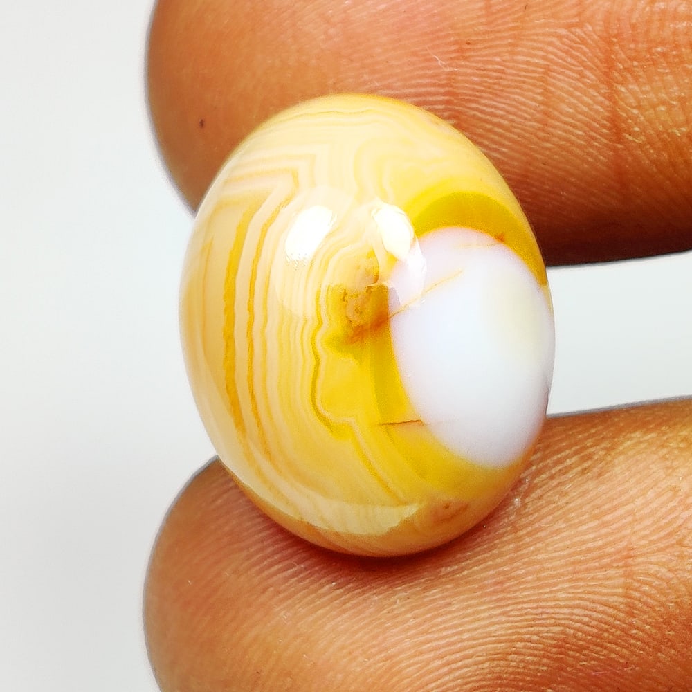 14.56 Ct Natural Lace Agate Oval Cab: weight - 14.56 Ct / Size - 17.10 x 13.80 x 8.80 mm / Shape - Excellent OVal Cab / Origin - Brazil / Treatment - None