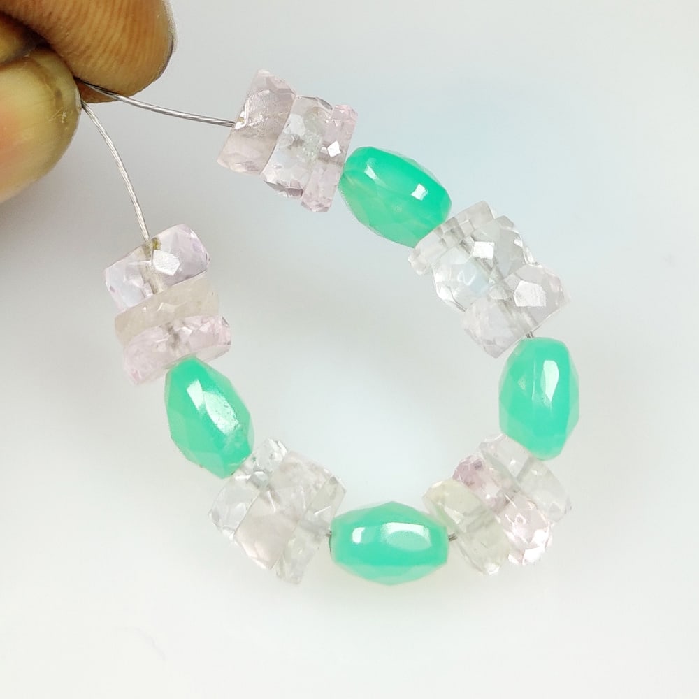 13.69 Ct Natural Rose Quartz & Chrysoprase Beads: Weight - 13.69 Ct / Size - 5.60 - 6.50 mm / 19 Pc's / Shape - Excellent Round & Cushion Cut Beads / Clarity - Transparent / Origin - Brazil / Treatment - None