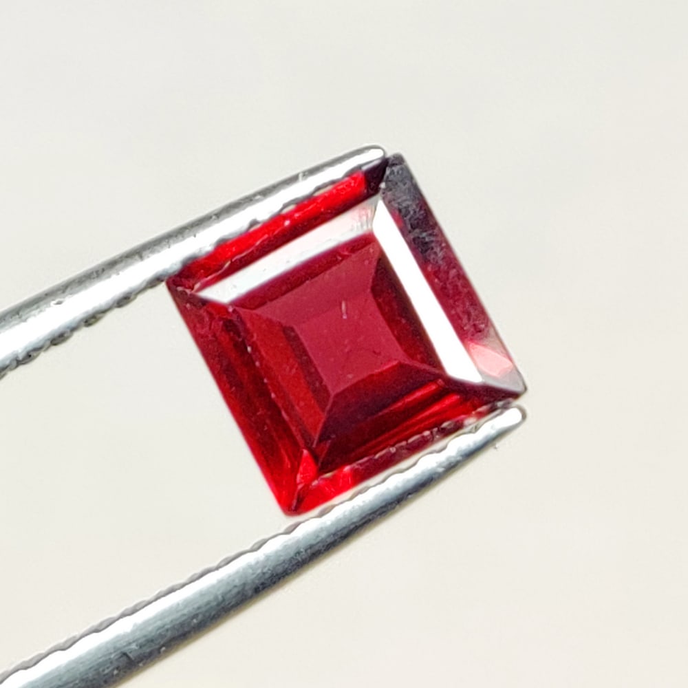 1.50 Ct Natural Almandite Garnet Square Cut (1 of 2)