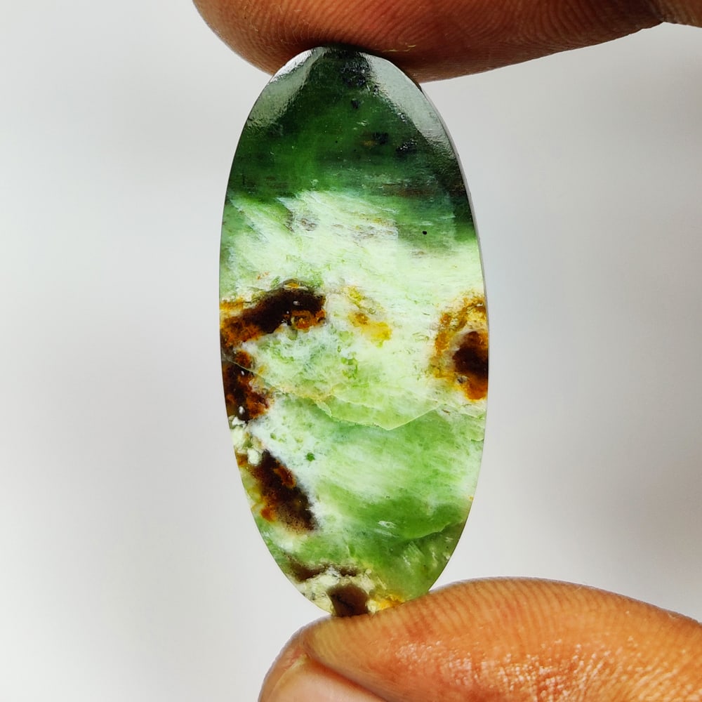 19.75 Ct Natural Chrome Chalcedony Oval Cab (1 of 2)