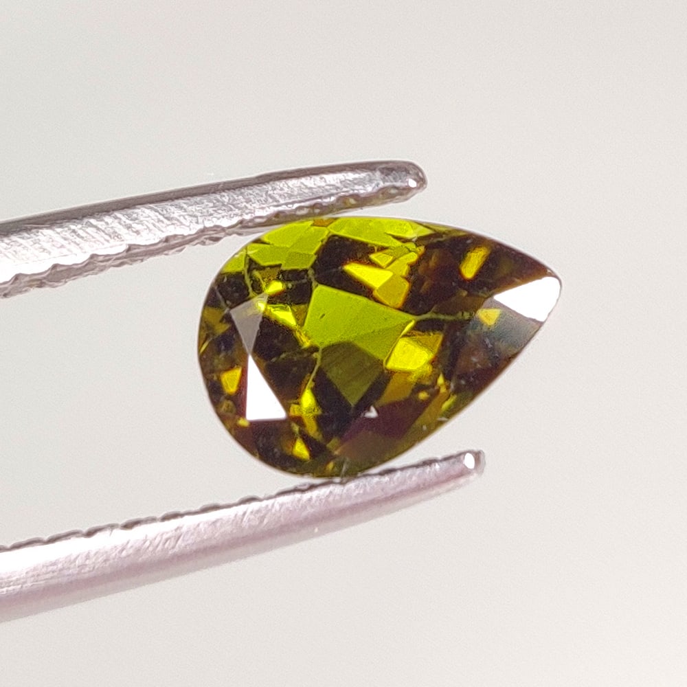 1.00 Ct Natural Green Tourmaline Pear Cut: Weight - 1.00 Ct / Dimensions - 7.90 x 5.50 x 3.90 mm / Shape & Cut - Pear Cut / Color - Green / Transparency - Transparent / Comments - Unheated