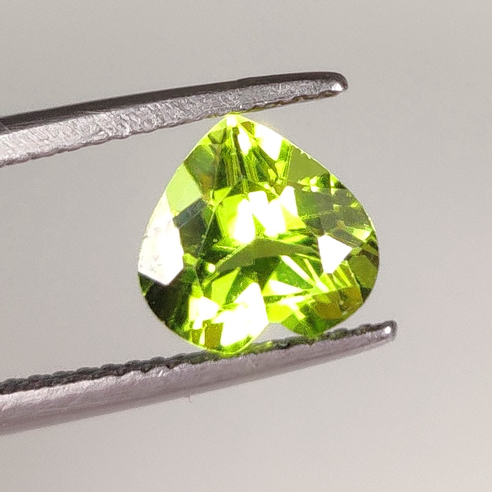 1.80 Ct Natural Green Peridot Pear Cut (1 of 2)