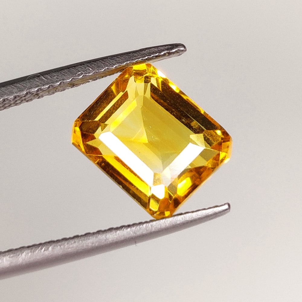 4.62 Ct Natural Yellow Citrine Octagon Cut (1 of 2)