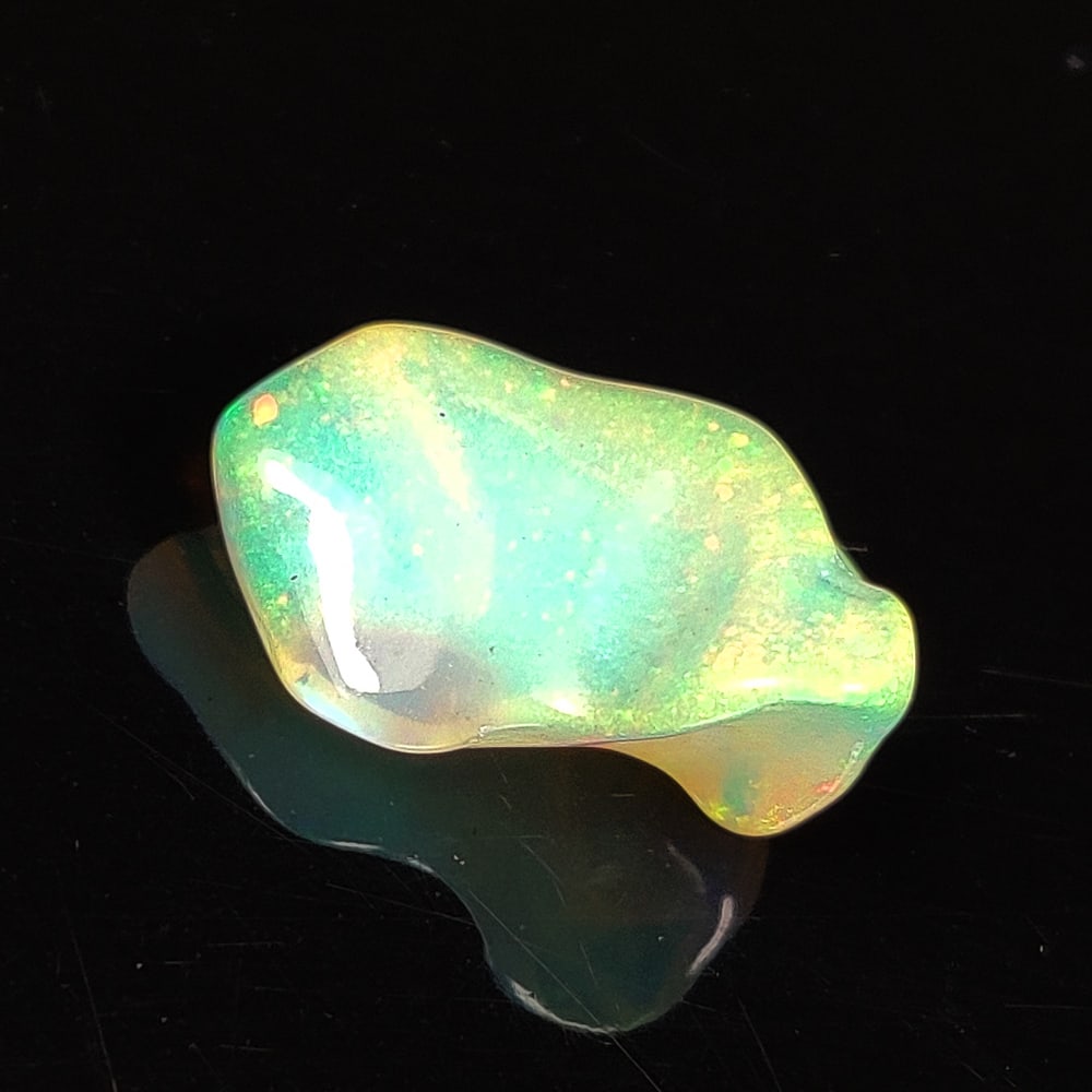 2.61 Ct Natural Multicolor Welo Opal Top Fire Solid Rough (1 of 2)