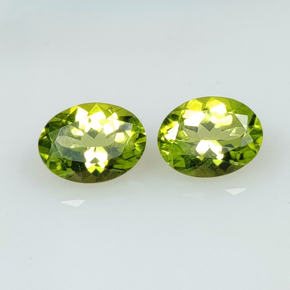 2.77 Ct Natural Green Peridot Oval Pair (1 of 2)