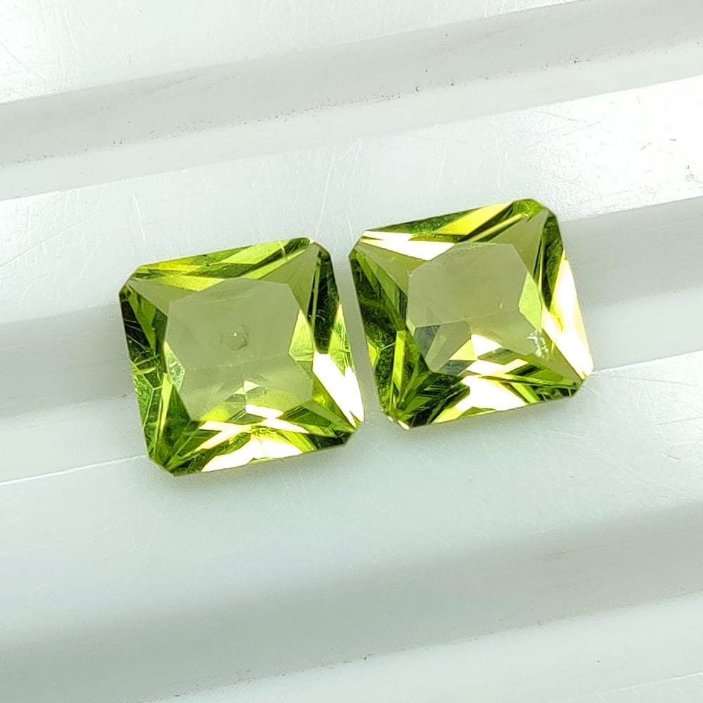 2.74 Ct Natural Green Peridot Princess Cut Pair (1 of 2)