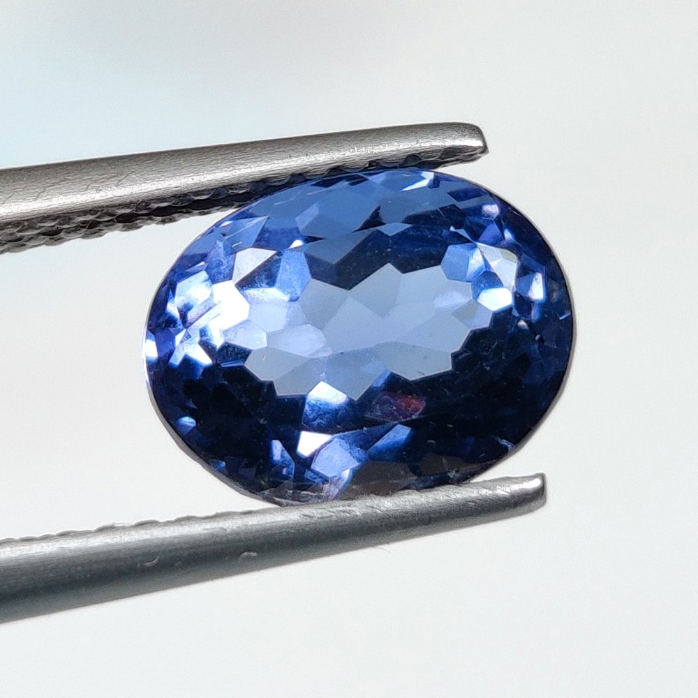 2.54 Ct Natural Inkblue Iolite Oval Cut (1 of 2)